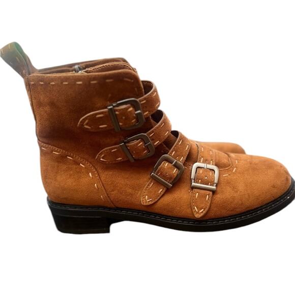 NWOT Women’s Aerosoles Arezzo Buckle Bootie Color: Brown Faux Suede – Sz 9 - Picture 3 of 7